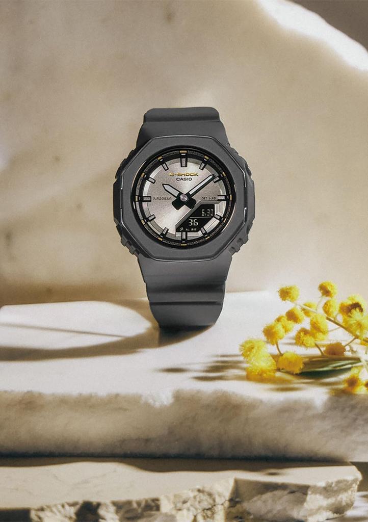 Casio Памятные часы G-Shock к Международному дню, изготовлены из экологически чистых материалов, темно-серого цвета, женская модель, GMA-P2126W-8AJR, Женские,