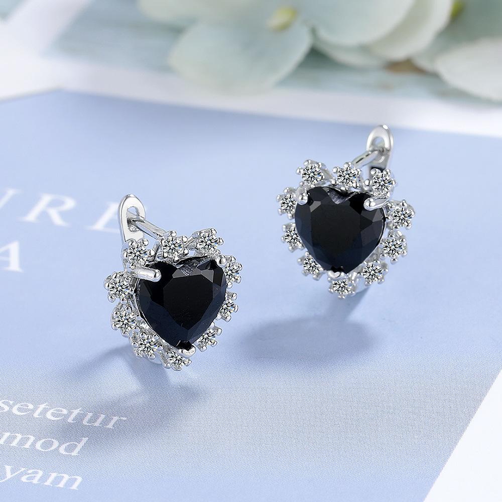 Серьги-гвоздики в форме сердца простые и нежные, модные, сверкающие, классические, с циркониевым покрытием, для женщин, ослепительные, элегантные, женские аксессуары, ювелирные изделия, неподвластные времени