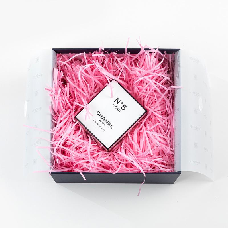 Наполнитель из рафии: Нарезанная шелковая бумага для сувениров в коробке для конфет