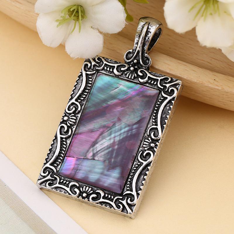 Shell Pendant Necklace With Geometric Embedding For Fashion Jewelry Crafts