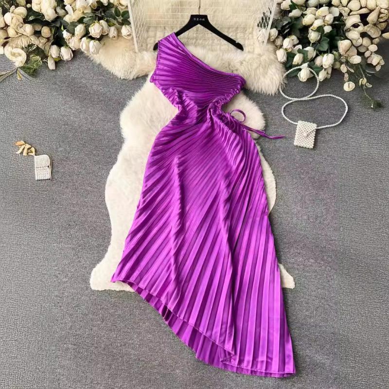 Slash shoulder dress women's high sense hollow waist pleated dress skirt waist irregular shoulder skirt temperament commute