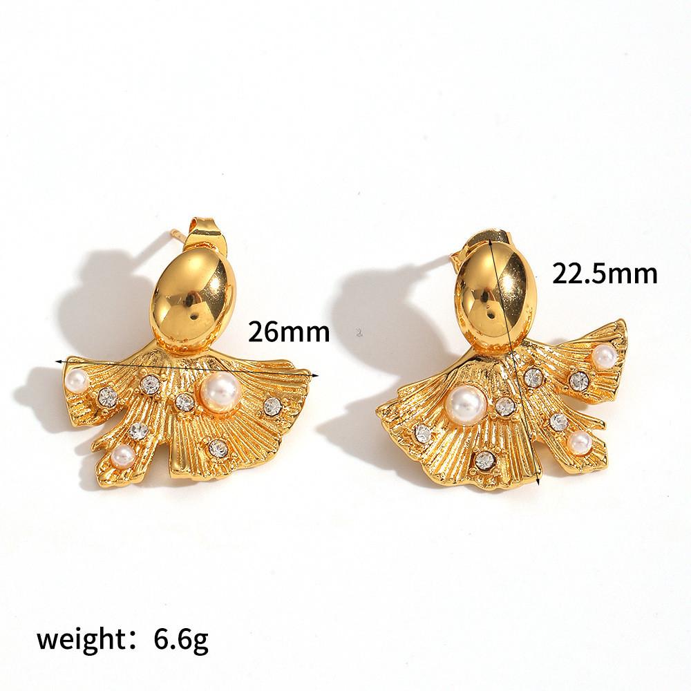 French Retro Pearl Earrings With Heart Shape And Pvd Gold Finish For Female Style Accessory
