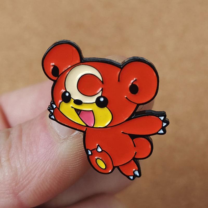 Эмалевая брошь-значок Teddiursa для женщин Мультяшные лацканы Значки на рюкзак Аксессуары для одежды Украшения Подарки для фанатов