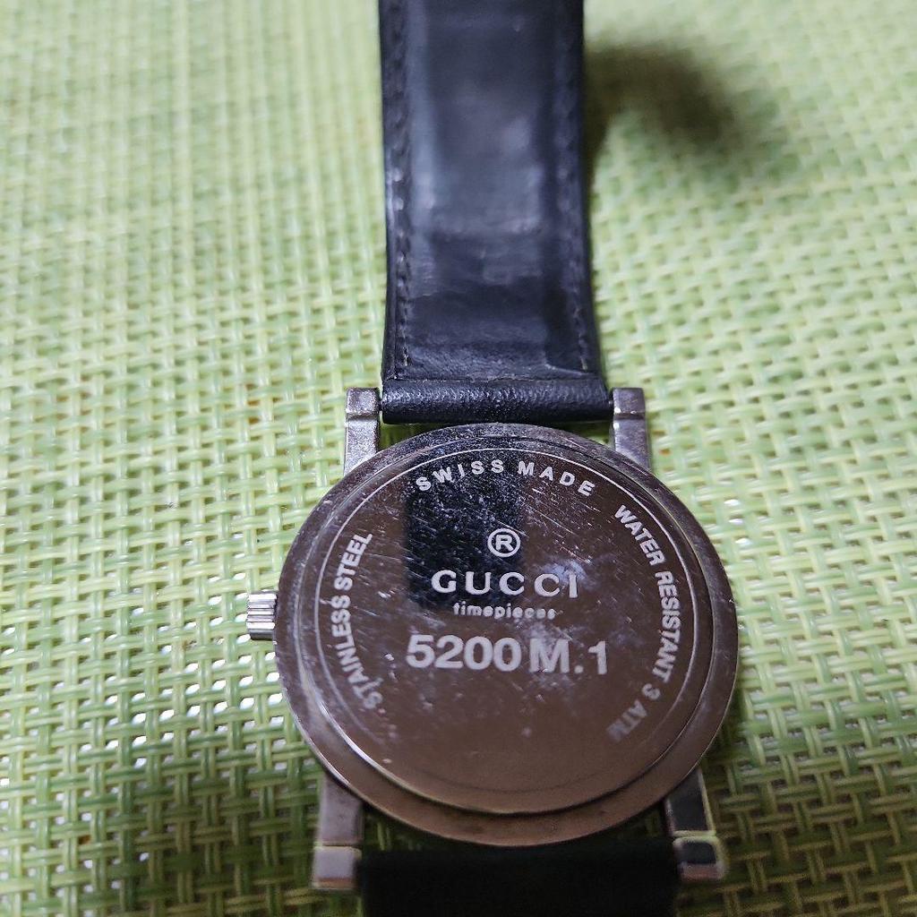 Б/у Мужские часы GUCCI Черный циферблат Кожаный ремешок