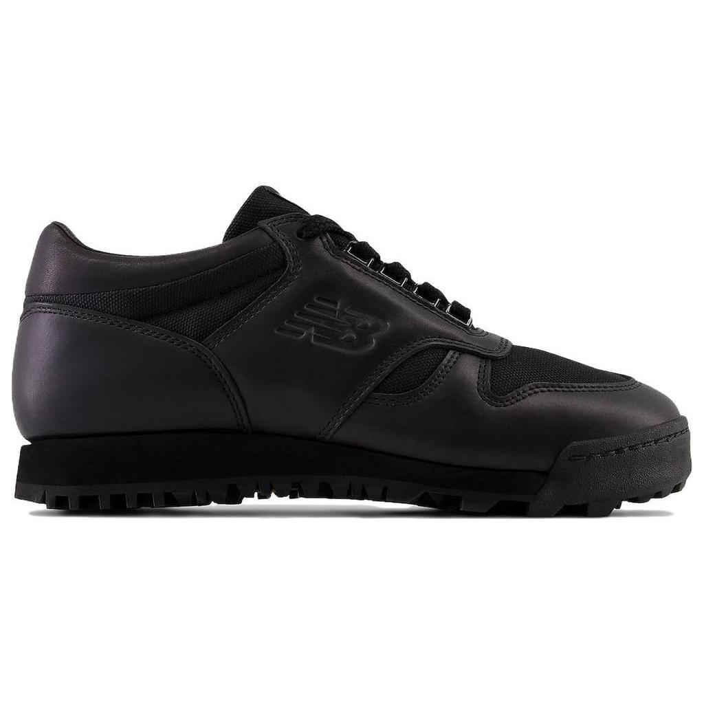 New Balance Черные кроссовки унисекс Rainier Low Triple UALGSBBB