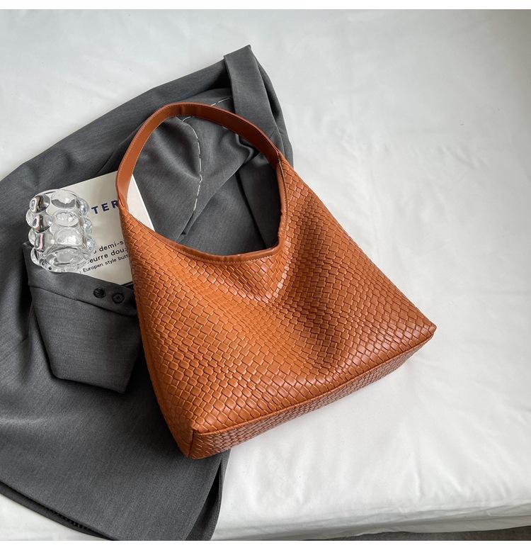 Французская плетеная сумка женская атмосфера универсальная сумка через плечо ниша подмышечная сумка текстура портативная сумка для поездок на работу