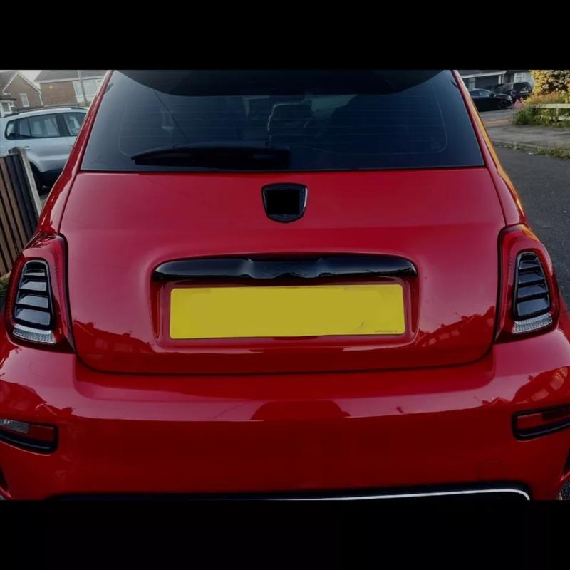 2 шт. Декоративная наклейка из углеродного волокна на задний фонарь для Fiat 500 Abarth 595 695 2016-2024 Внешняя отделка автомобиля Автоаксессуары