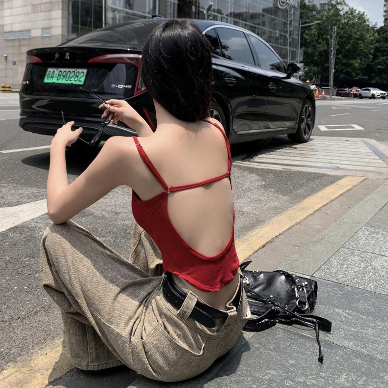 С жилетом-халтером Pure Slim-fit Outside, чтобы носить летнюю безрукавку Sexy Beauty с накладкой на грудь