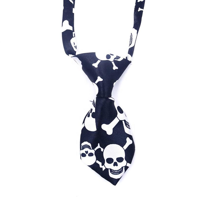 Adjustable Dog Necklace New Arrival Novelty Cute Cartoon Style Skull Head Print Bandana for Halloween Summer & Winter Use