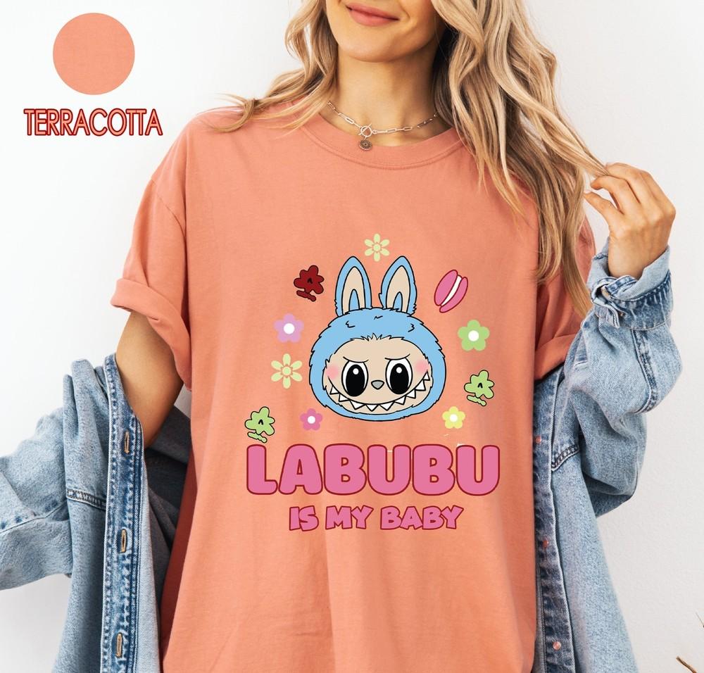 Футболка Labubu Is My Baby Футболка с графикой Labubu Забавная футболка для любителя Labubu Унисекс футболка The Monsters