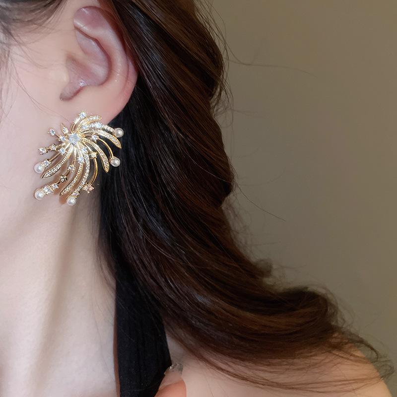 Серебряные серьги-гвоздики со звездным жемчугом «Фейерверк» — элегантный, высококачественный дизайн для женщин