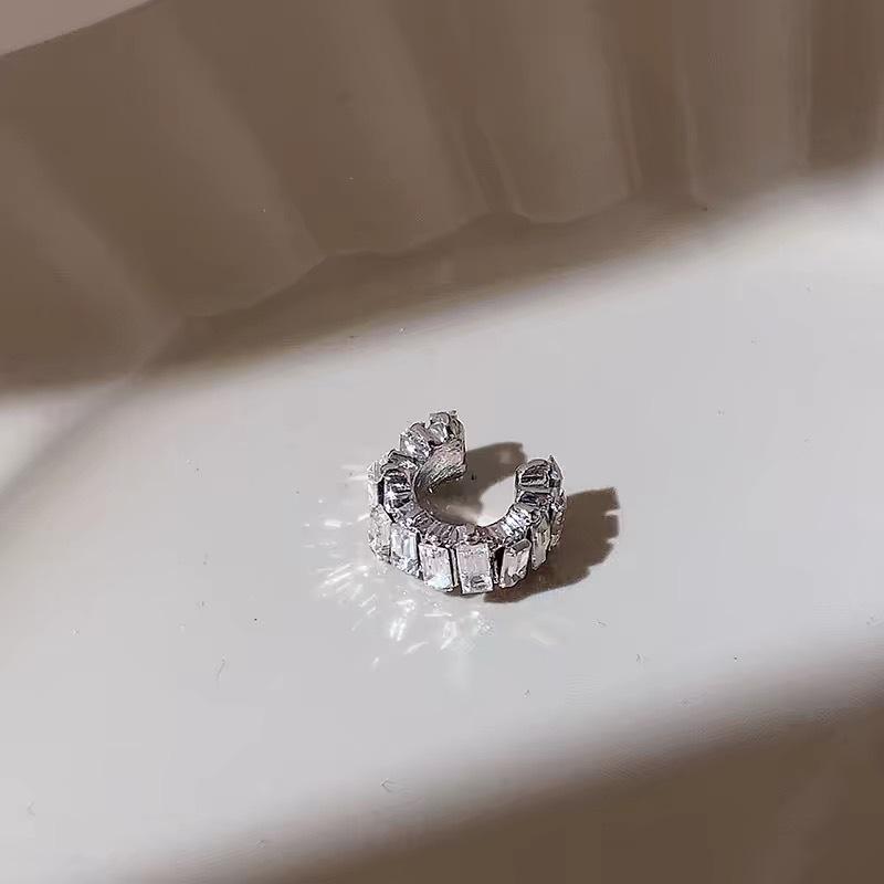 Высококлассные серебряные минималистичные каффы для ушей в форме сердца: Трендовые серьги-обманки для женщин