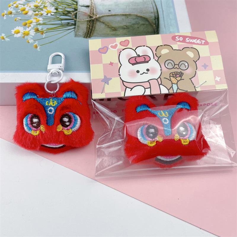 Новогодняя плюшевая брошь в виде змеи и льва, кулон в виде кролика с одеждой, обувью, шляпами - украшение для подарка