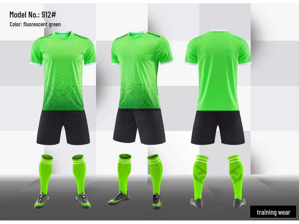 Летние спортивные костюмы для мальчиков: Футбольная форма и футболки для юношеских команд