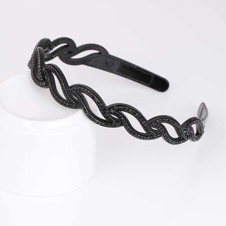 Пластиковое оголовье со стразами