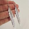 Винтажный дизайн, серьги-подвески с гравировкой пера из металла серебристого цвета для женщин, ювелирные изделия