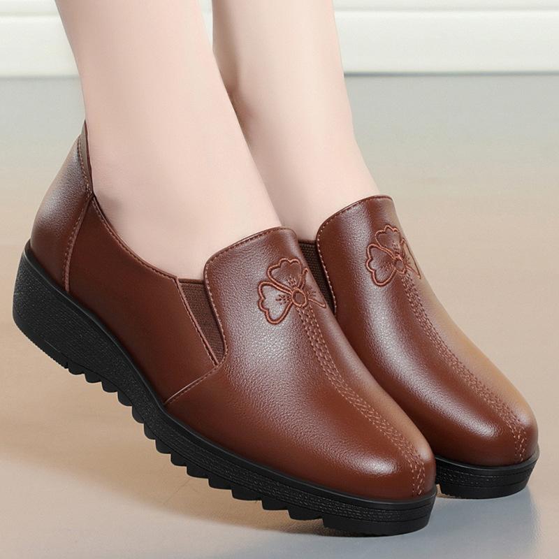 Fashion New Woman Flats 2024 Spring Autumn Soft Leather Women Wedges Single Casual Shoes Soft Bottom Comfort Mom Shoes