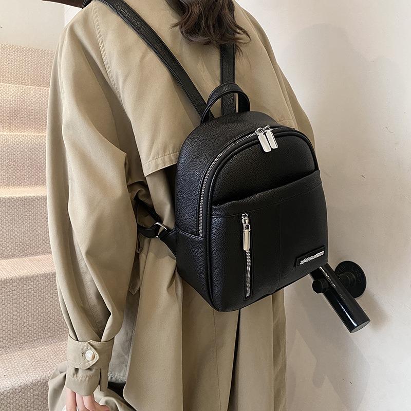 Модный универсальный рюкзак для поездок Женский новый большой вместимости Простой универсальный дорожный маленький рюкзак