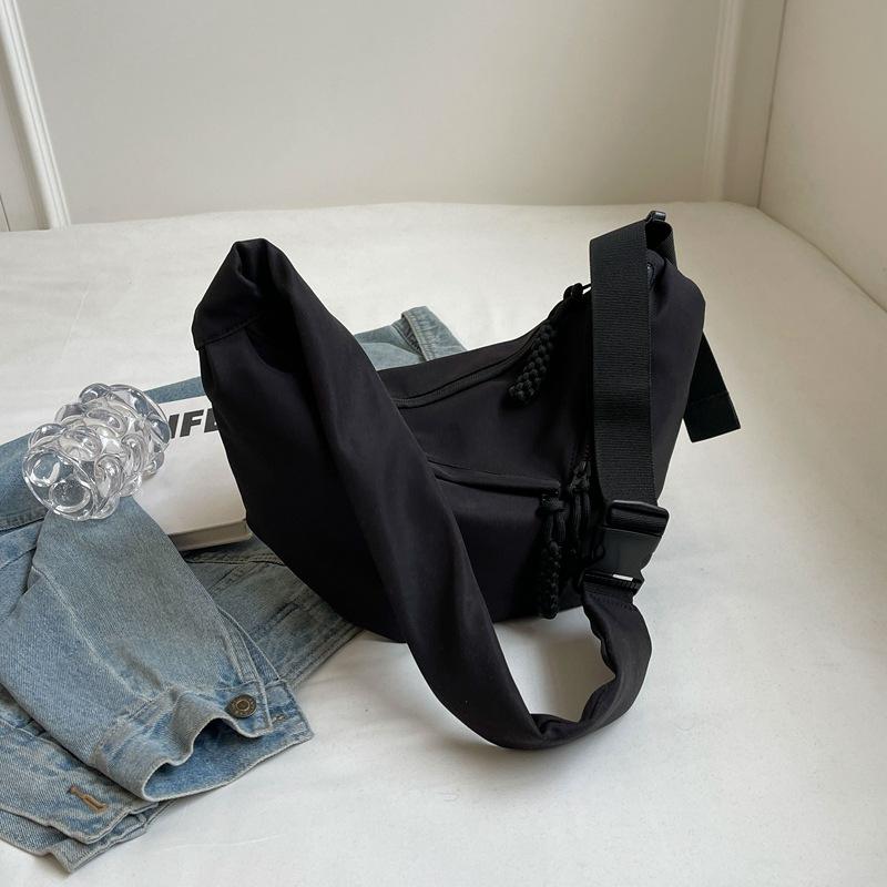 Сумка большой вместимости женская 2025 новая сумка через плечо повседневная корейская версия однотонная сумка-мессенджер трендовая студенческая персонализированная сумка-пельмень