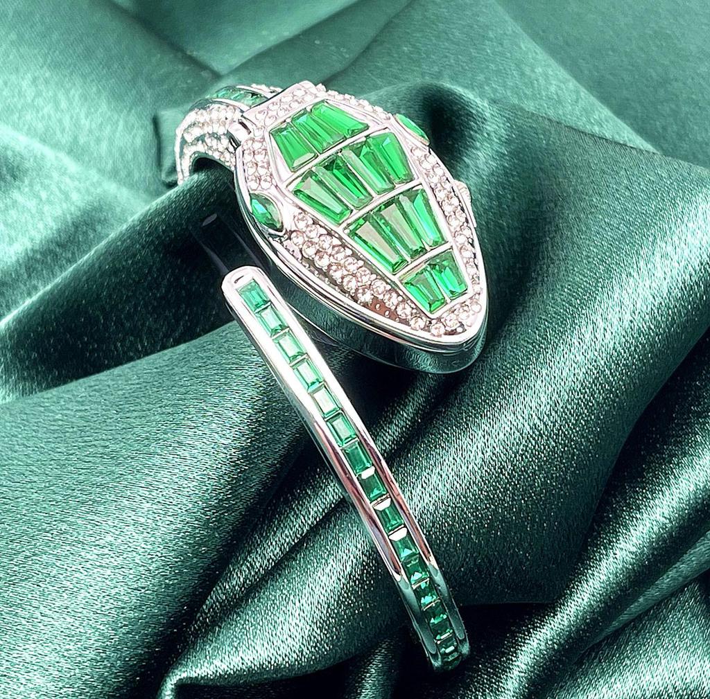 Кварцевые часы с бриллиантовым браслетом Snake 2023 года — хит продаж, дизайн в форме змеи