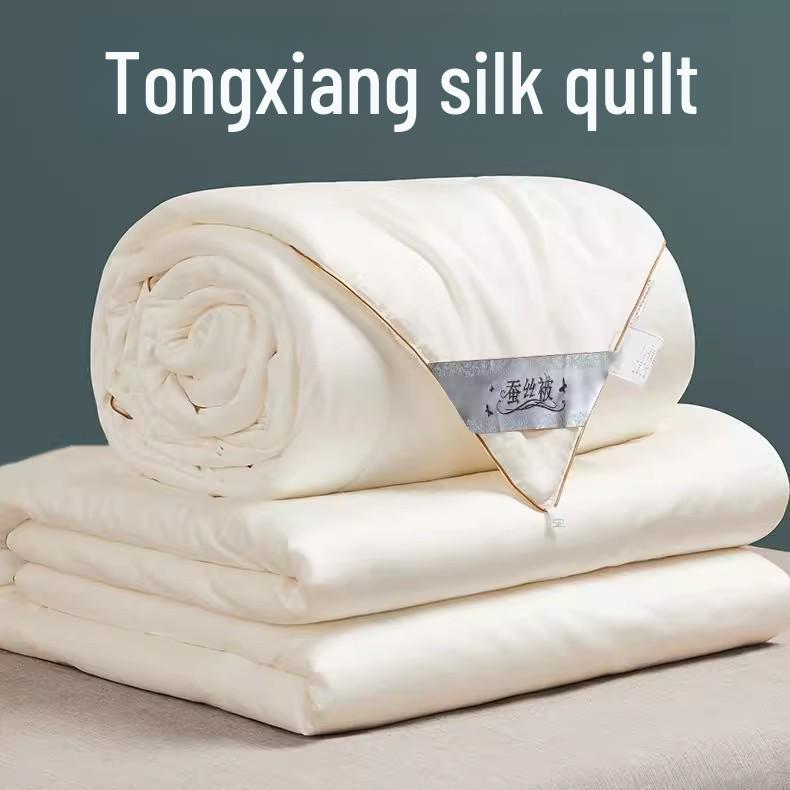 Mulberry Silk Quilt: All-Season Comforter for Spring, Summer, and Winter - Lightweight, Cool, and Thick Options for Air Conditioning and Student Use