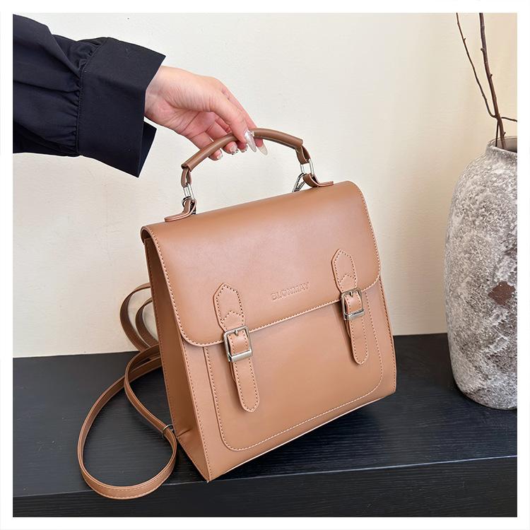 Женский новый рюкзак 2025 дизайн с пряжкой на ремне модная и популярная многофункциональная сумка-мессенджер с простой текстурой сумка