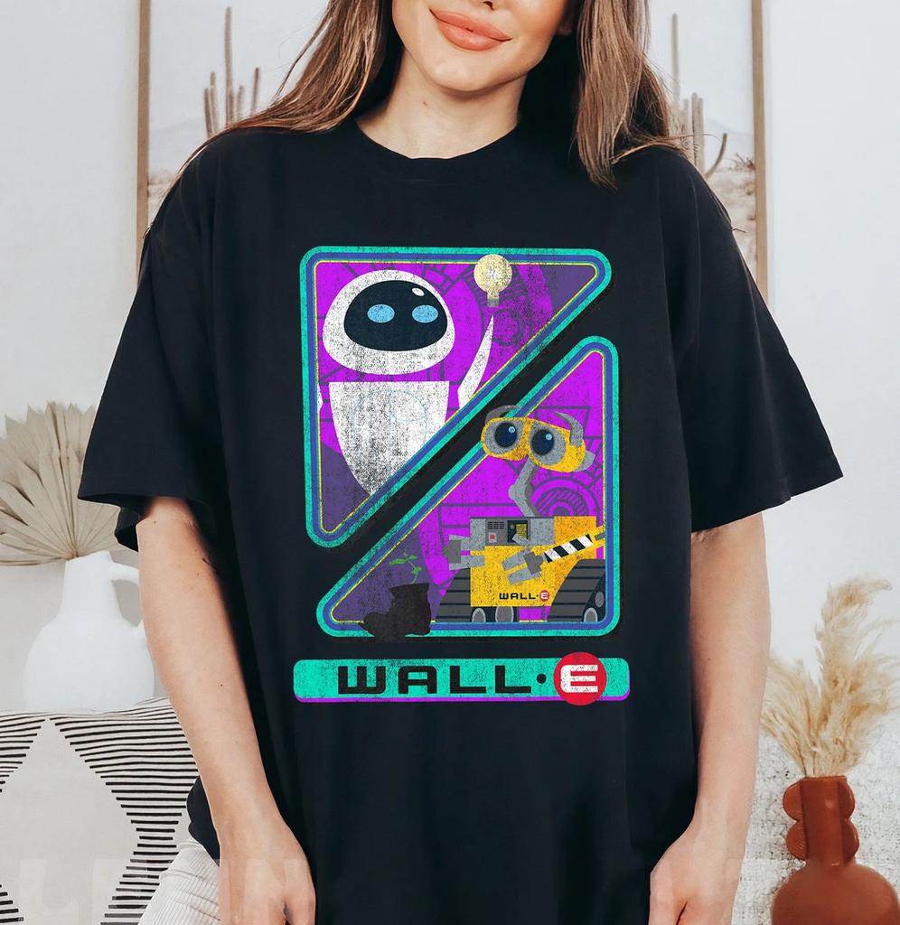 Футболка унисекс с принтом Wall-E и Евы, сажающих дерево, летящие треугольники 3
