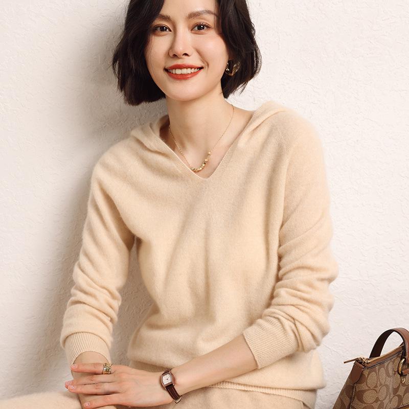 Soft Hooded Cashmere Sweater for Women - 2026 Autumn/Winter Collection: Solid Color, Gentle Style, Loose Fit