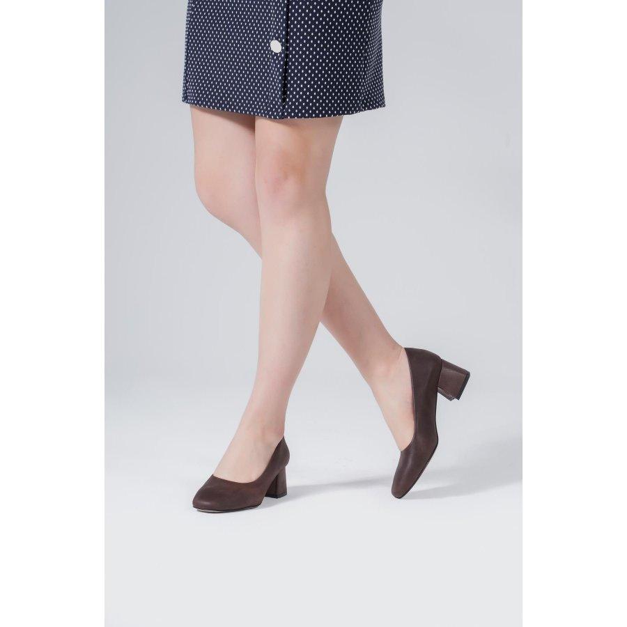 Женские классические стильные туфли из натуральной кожи на квадратном среднем каблуке