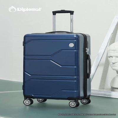 Чемодан на колесиках Diplomat TC-6903 Business Hardside Spinner