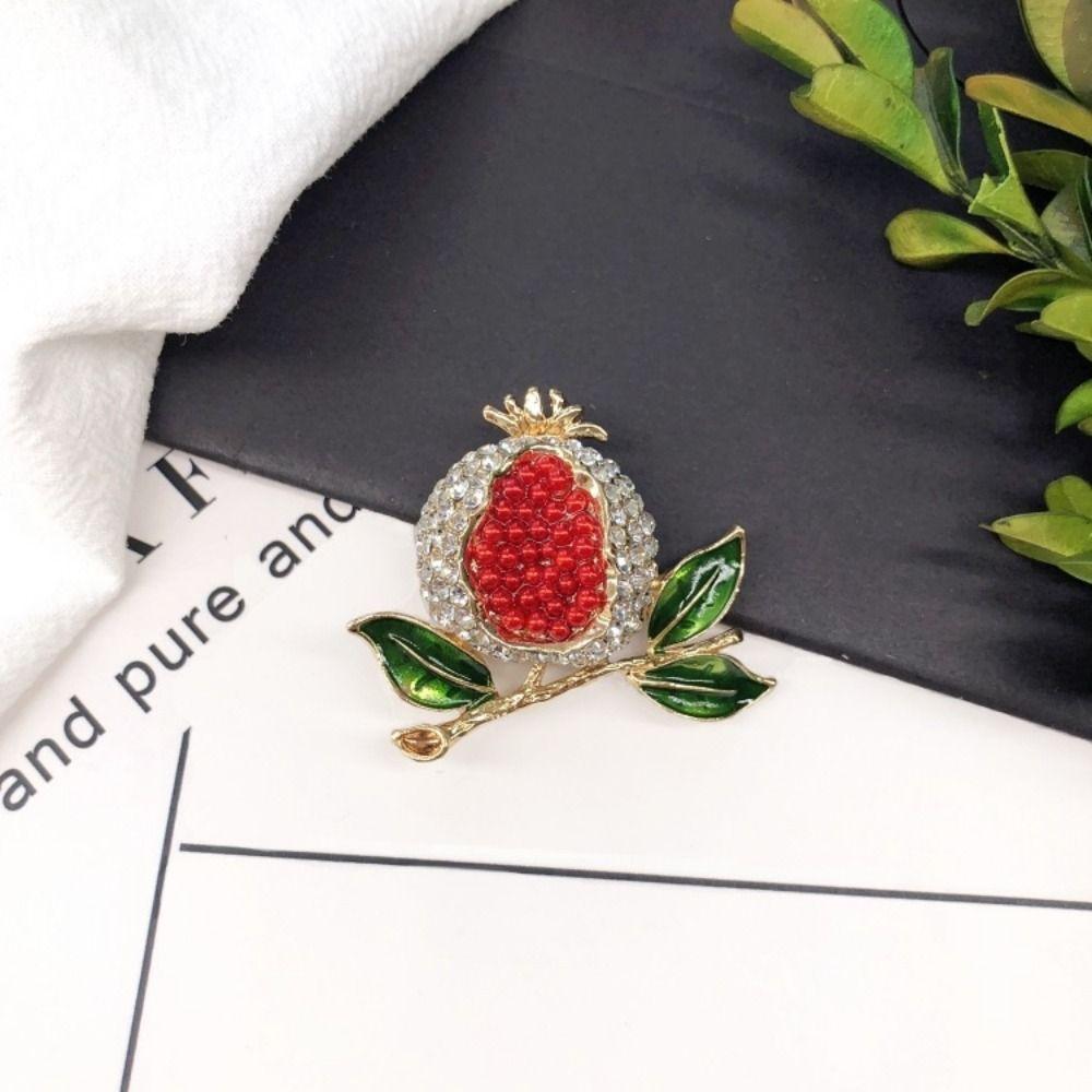 Fashion Rhinestone Fruits Brooch Exquisite Lapel Pins Pomegranate Brooches  Jewelry Accessories
