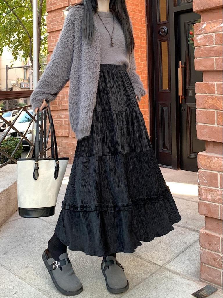 Юбка миди с высокой талией, плиссированная, с оборкой по подолу, на осень/зиму 2025