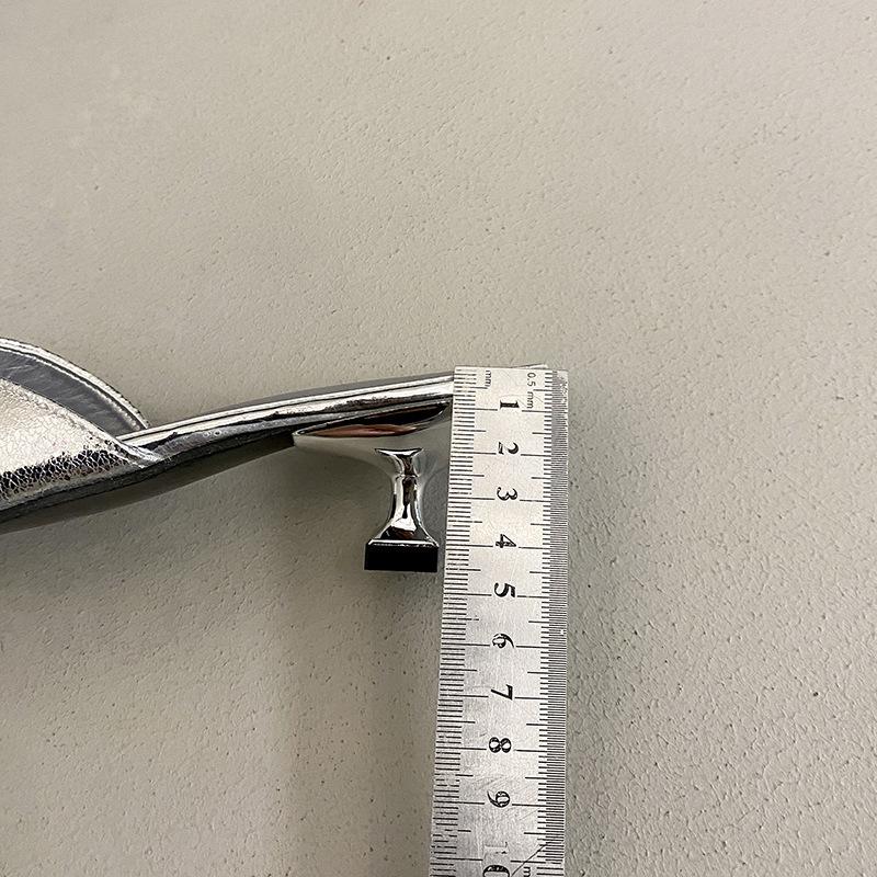 2025 лето новые шлепанцы женские носить сандалии на низком каблуке металлическая пряжка острый носок тонкий каблук средний каблук сумка голова полушлепанцы женские