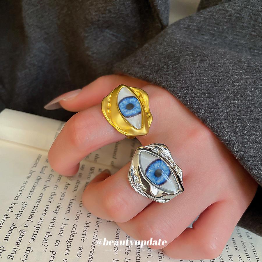 French Retro Irregular Resin Eye Women Ring