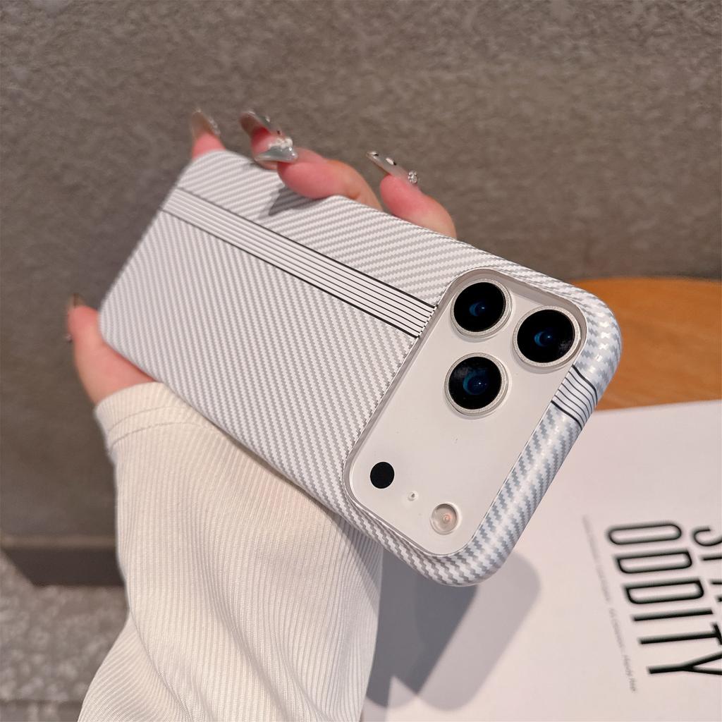 Ретро Жесткий Чехол с Узором из Углеродного Волокна и Кевлара Для iPhone 17 Air 16 15 14 Plus 13 12 Pro Max 11 Текстура Полосок Защитный Бампер