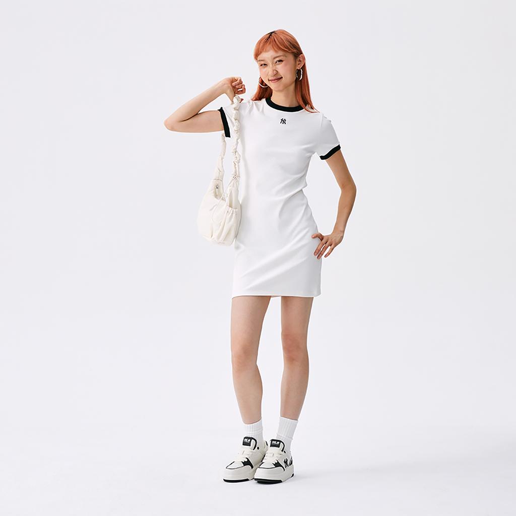 Новое платье с коротким рукавом MLB New York Yankees Basic Collection SS25 женское цвета слоновой кости 3FOPB0453-50IVS