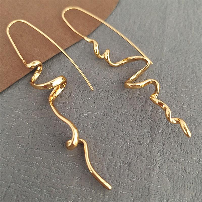 1pair Abstract Three-dimensional Design Earrings Cool and Handsome Temperament Fashion Women Exquisite Retro Ear Hanging Jewelry Acces