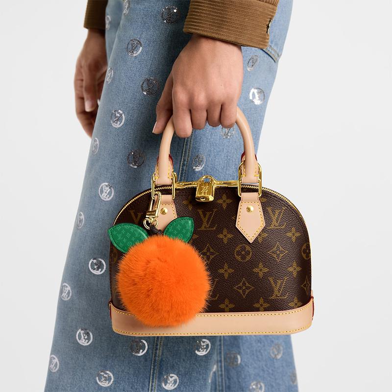 Louis Vuitton Clementine 25 Ski Series Orange Shape Monogram Mink Wallet Unisex Wallet M03221