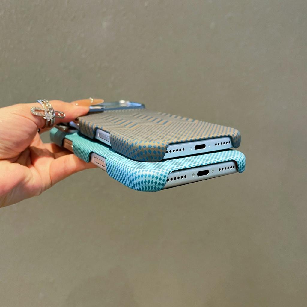 Магнитный чехол для телефона с текстурой карбона и кевлара для iPhone 17 Air 16 15 14 Pro Max Металлическая рамка камеры Жесткая пластиковая крышка