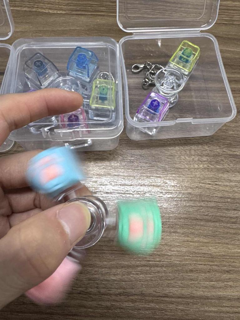 Механическая Ось Клавиша Fidget Spinner Светящаяся Электронная Клавиатурная Кнопка Брелок для Снятия Стресса Портативная Игрушка Подарок для Взрослых Подростков