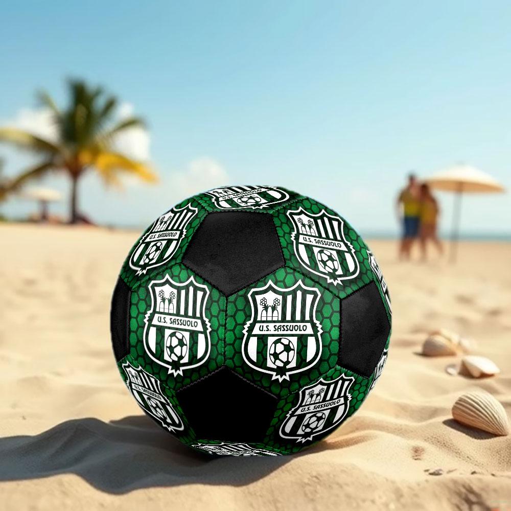 Футбольный мяч FC Sassuolo, размер 5, машинная сшивка, ПВХ, прочный и с высоким отскоком, подходит для всех возрастов, фанатская атрибутика, для матчей и использования на открытом воздухе.