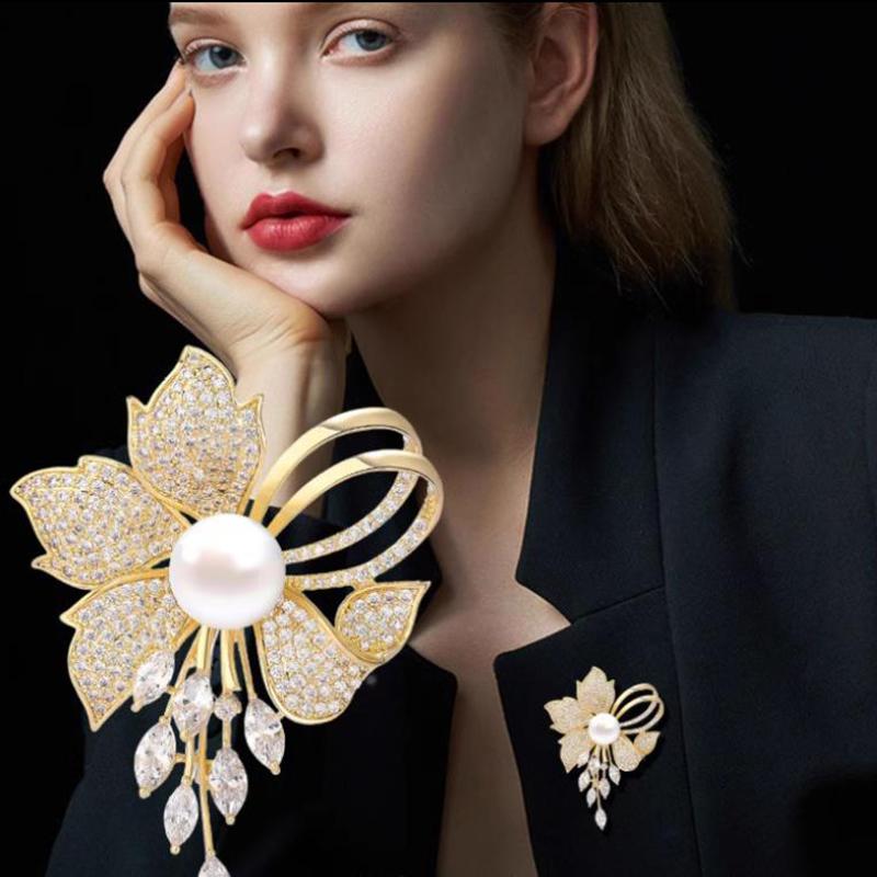 Fashion Rhinestone Flowers Imitation Pearl Brooches For Women Clothing Coat Jewelry Accessries Gifts