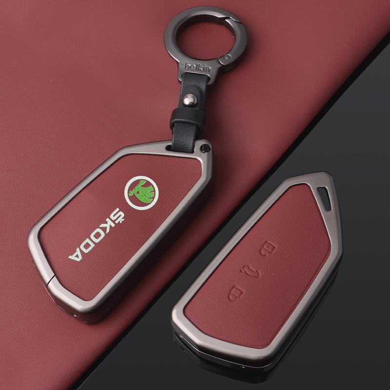 RUDX8 Car Zinc Alloy Leather Key Smart Remote Case Cover for Skoda Superb A7 Kodiaq Octavia A8 2021 Keyless Auto Keychain Accessories