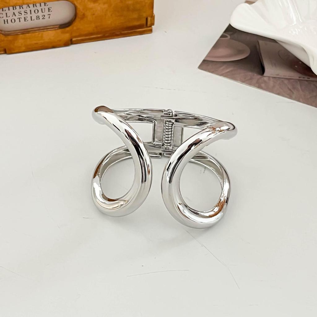 Браслет-манжета с переплетающимися кольцами - Европейский и американский дизайн в стиле легкой роскоши для женщин