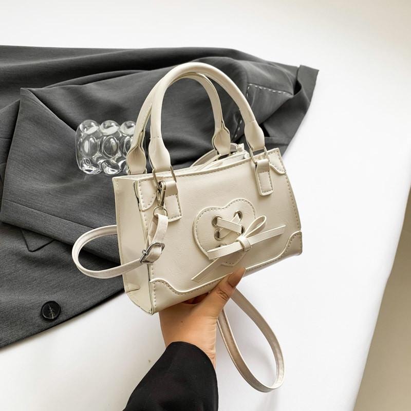 Stylish Korean Inspired Elegant Shoulder Bag For Fashionable Daily Commuting