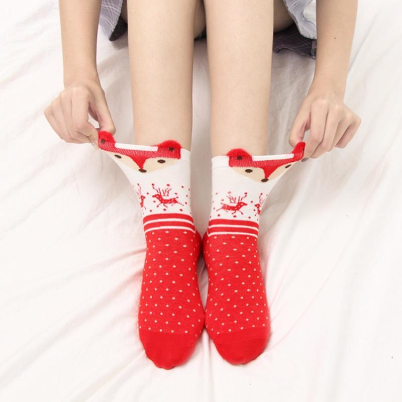 4 пары новых зимних милых рождественских носков, трехмерные мультяшные декоративные хлопковые носки средней длины, рождественские подарочные носки для женщин