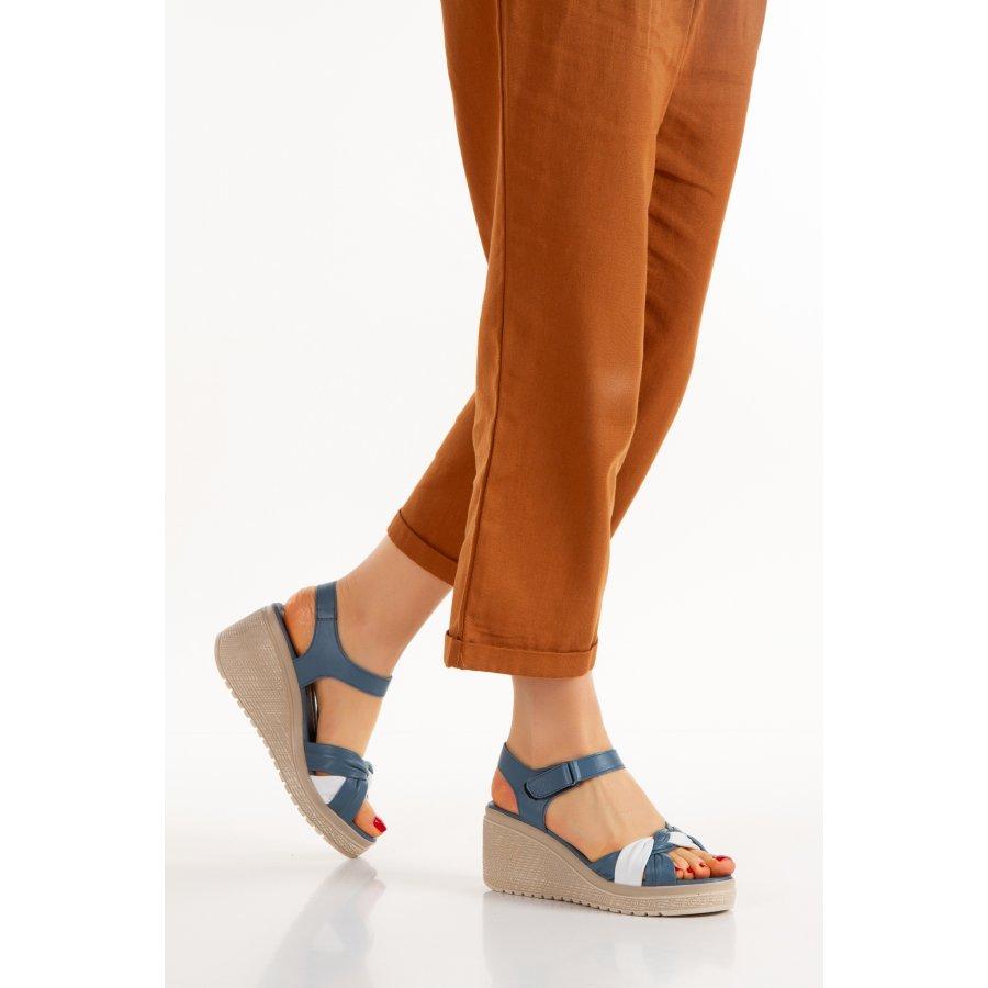 Женские кожаные повседневные сандалии на танкетке