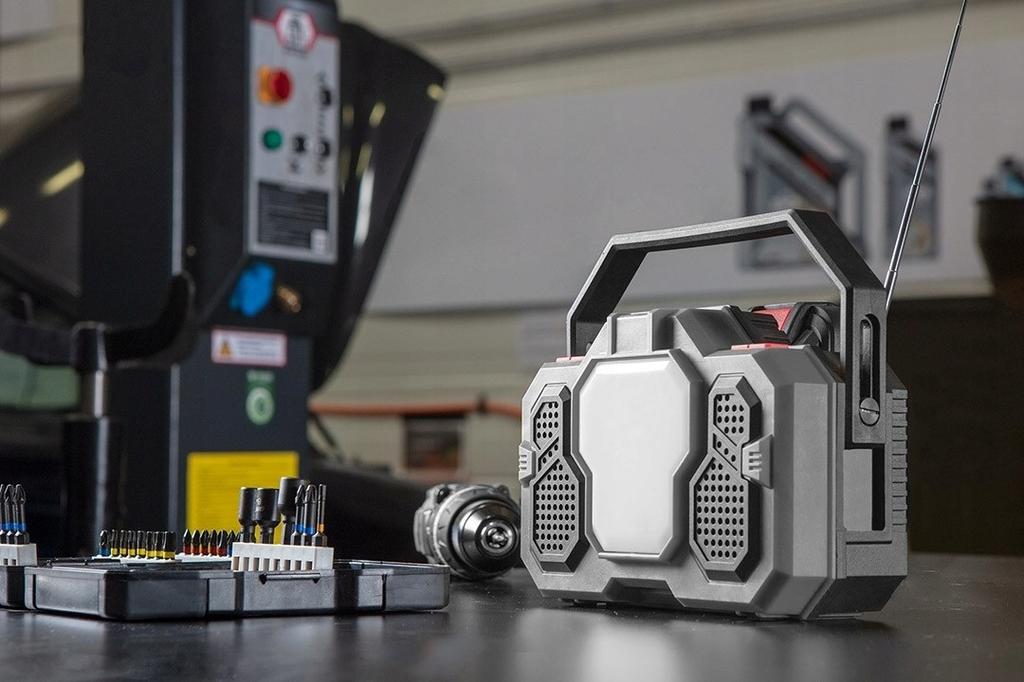 Energy+ 18V Li-Ion Battery-Powered Radio, Without Battery