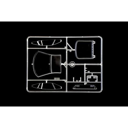 Italeri 1/24 Scale Jaguar XJ 220 Plastic Model Kit (Includes Japanese Instructions) IT3631