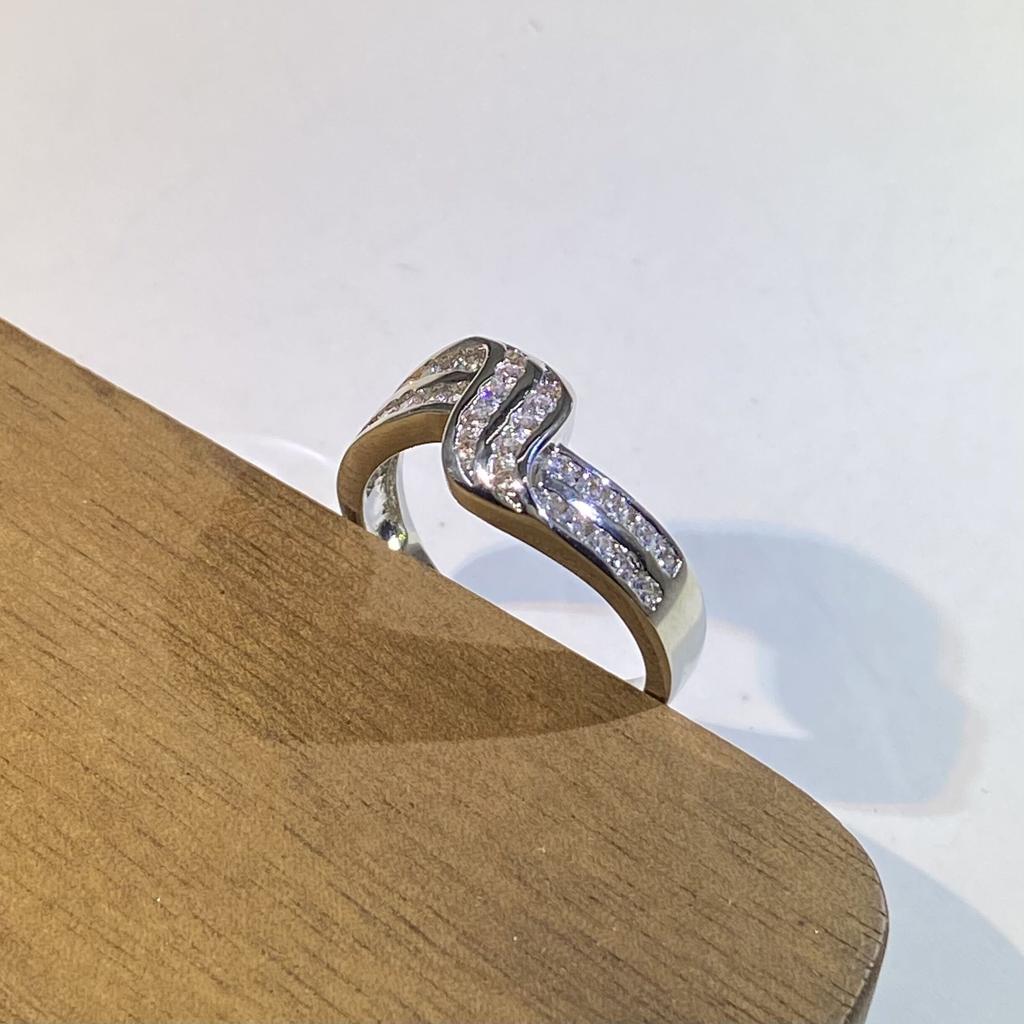 Европейские и американские геометрические кольца, молодежные кольца из розового золота с вакуумным покрытием, модные цветные кольца для хранения